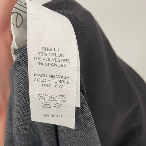 NEW Oiselle Kaliedo-go Black Jacquard Knit Athleisure Skirt Size 2      L6 - Picture 8 of 8